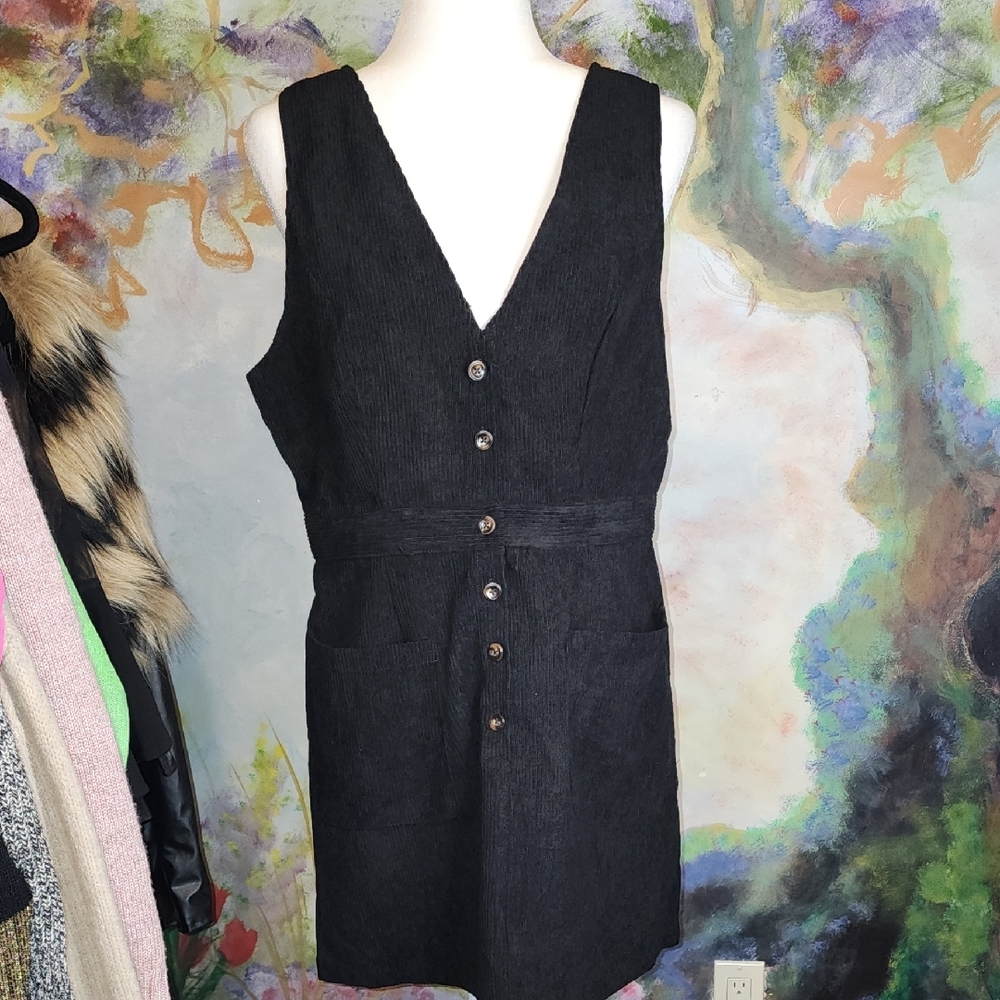 Black Sleeveless V-Neck Sheath Mini Dress